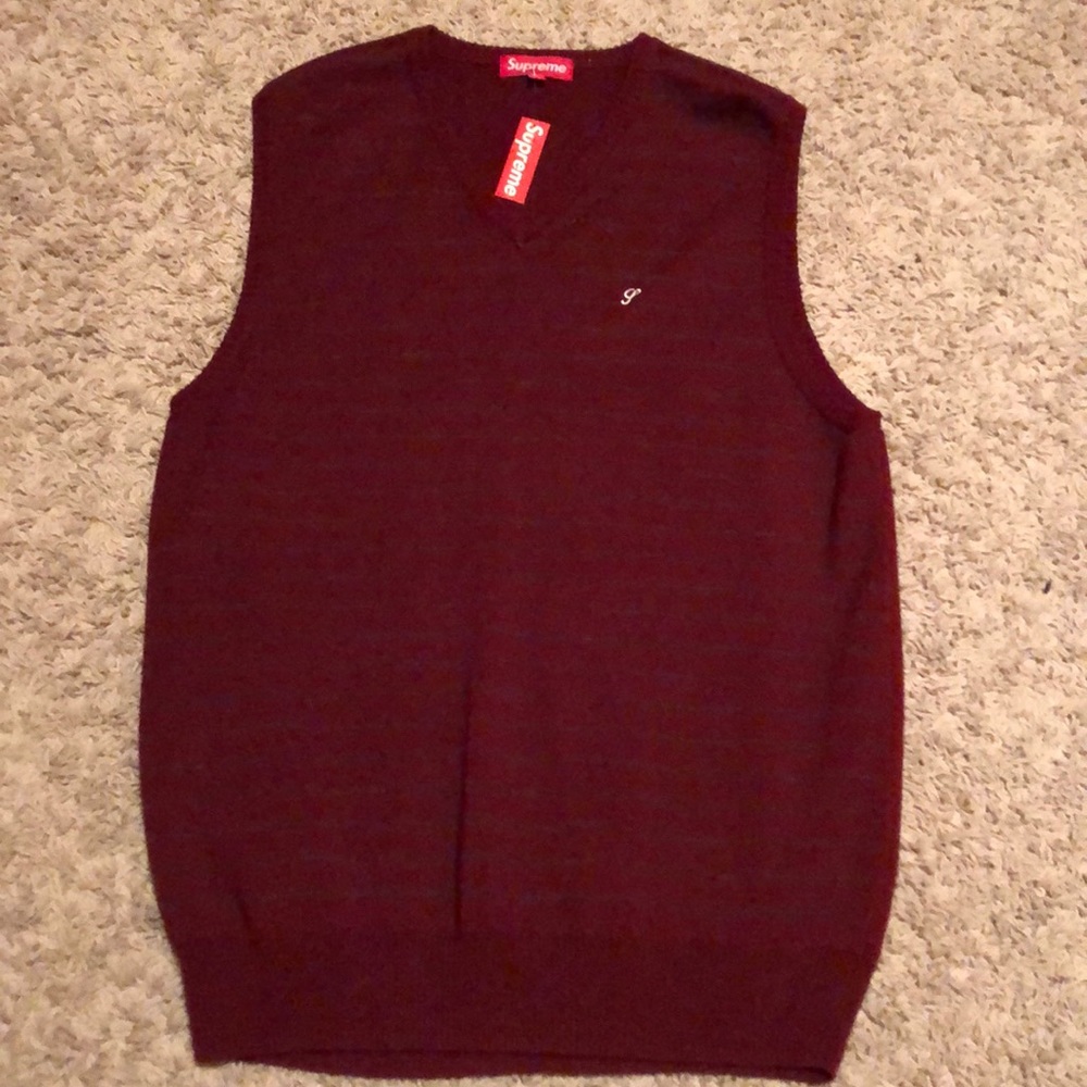 SUPREME sleeveless sweater vest